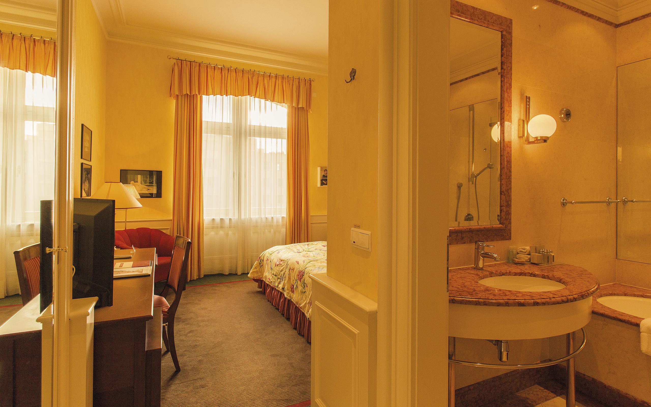 Le Palais Art Hotel Prague Exterior photo A room at the Hotel Sacher